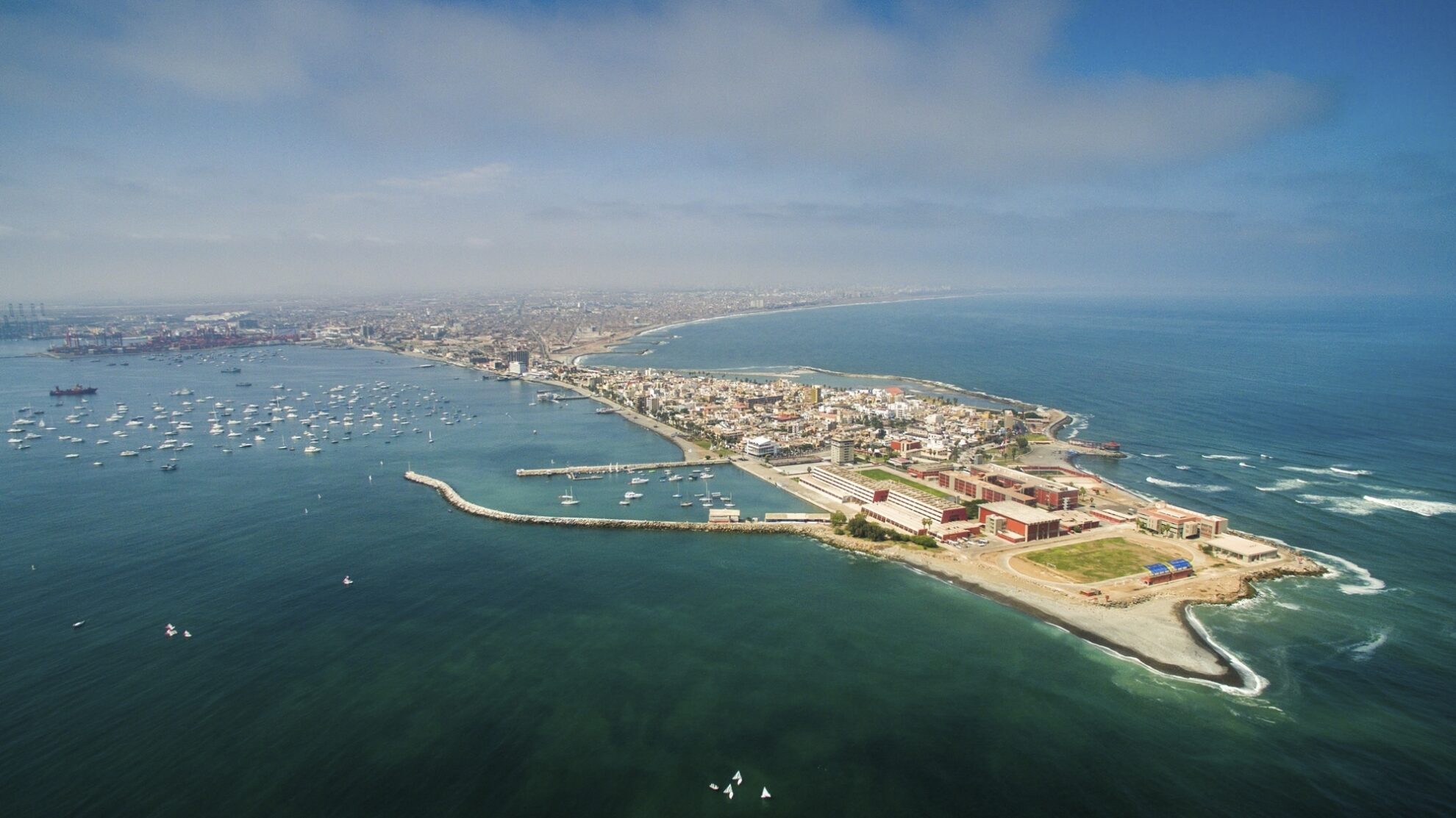 Luftaufnahme von La Punta Callao, Peru