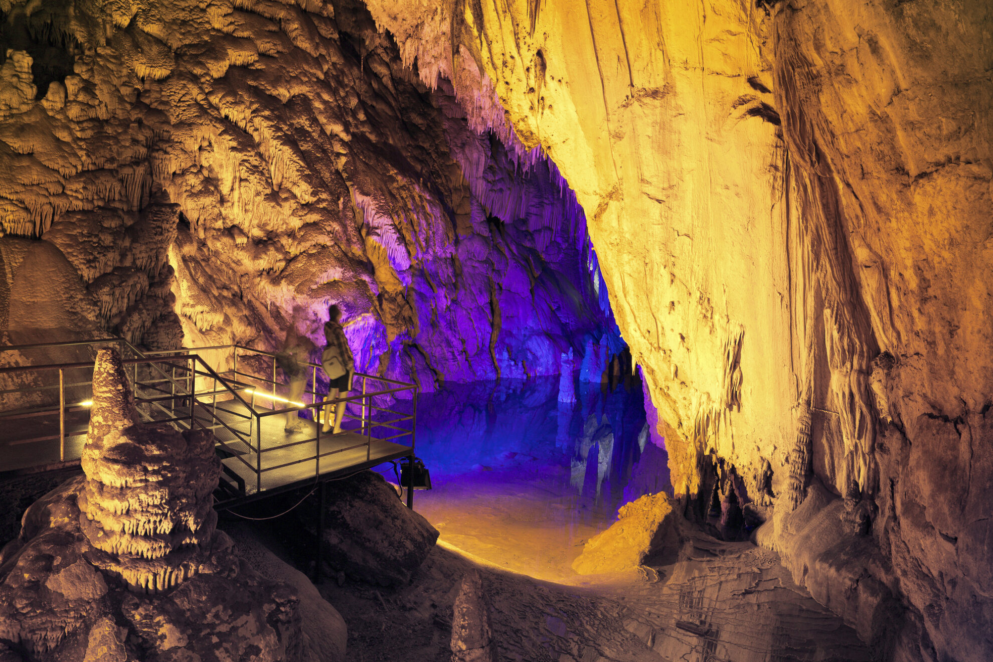 Dim Höhle