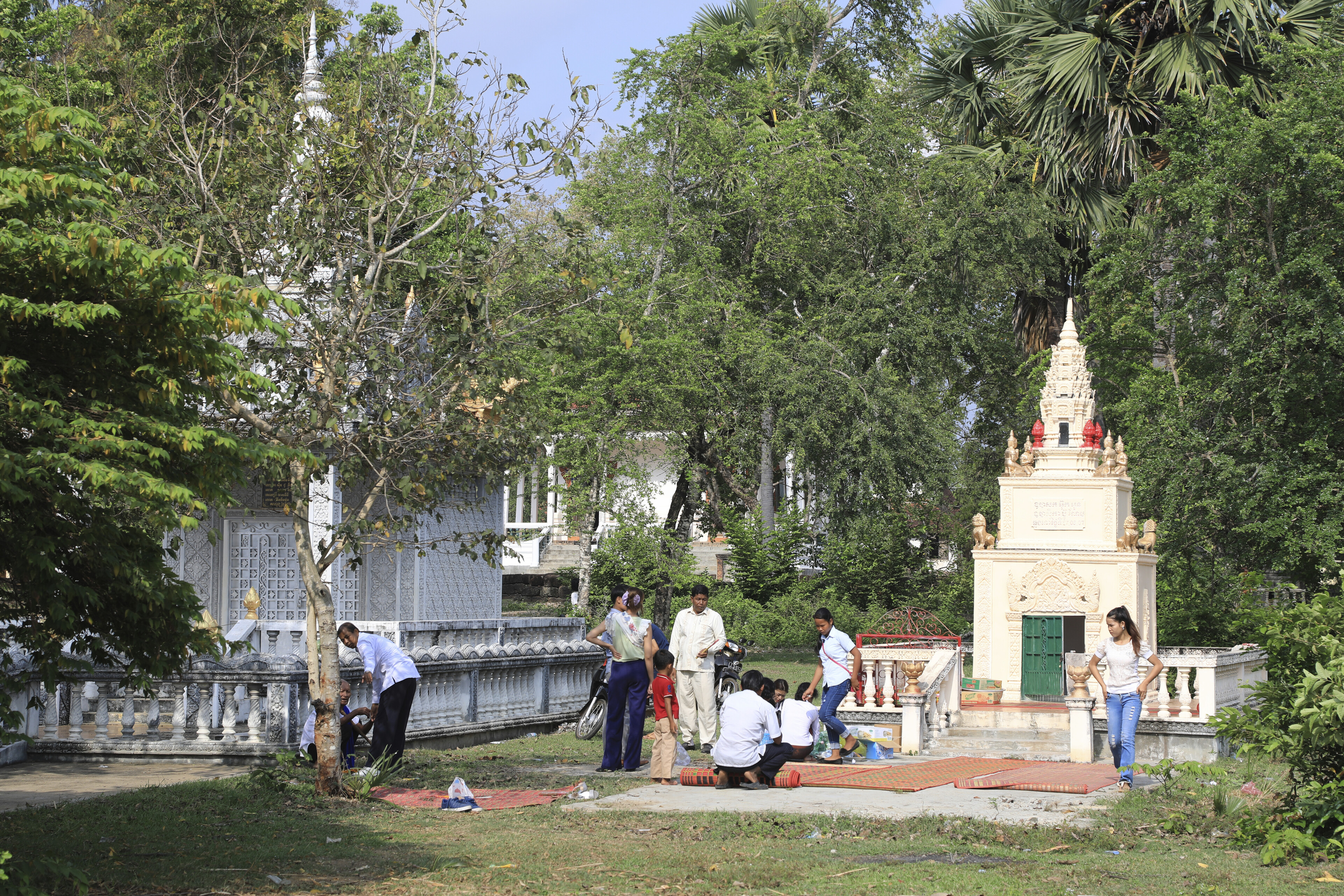 phx asmussen kambodscha menschen gebet impressions from pothi rokha ram pagoda kampong tralach 14 04 2017 01jpg 3685014