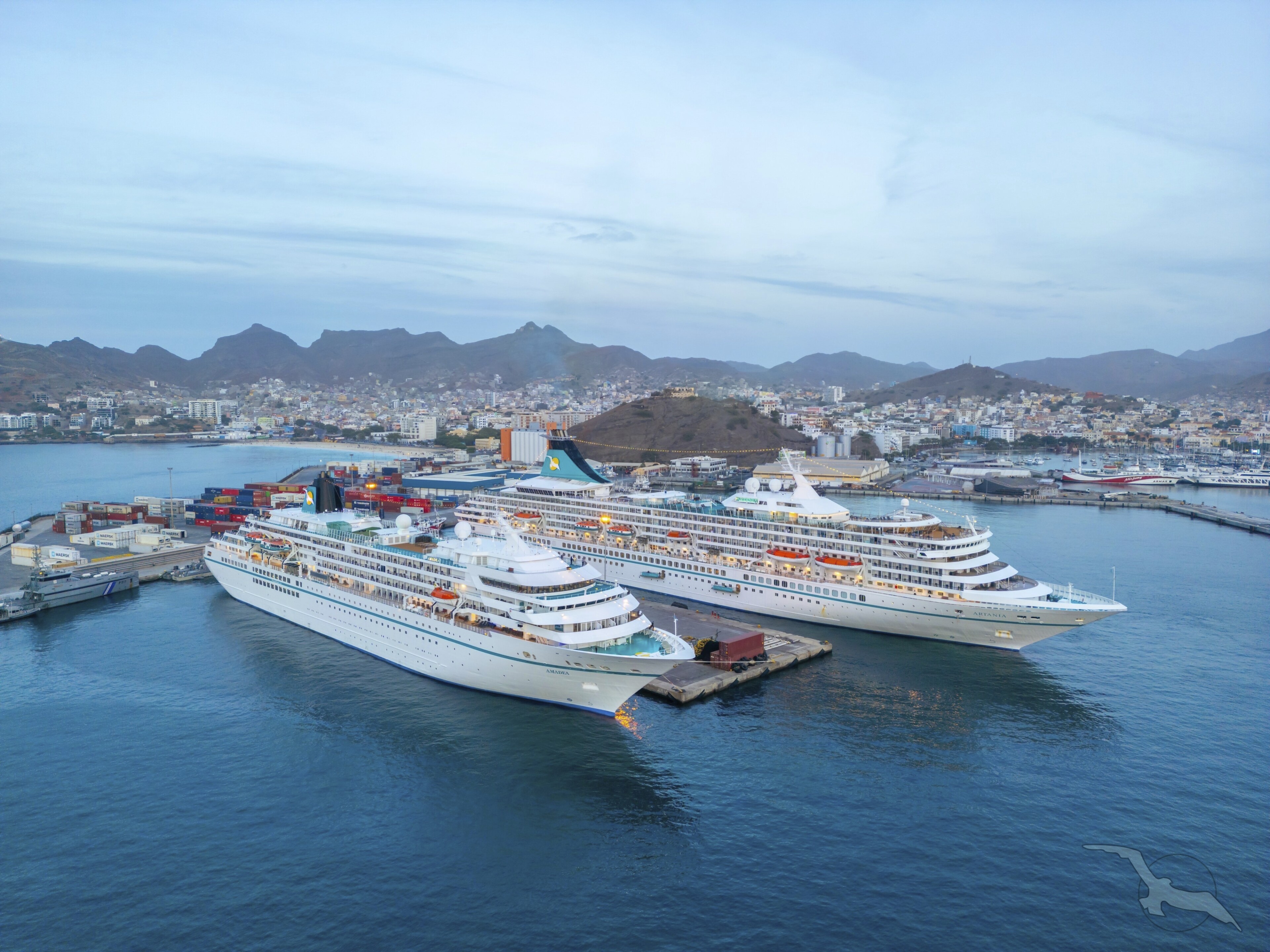 MS Amadea & MS Artania in Mindelo