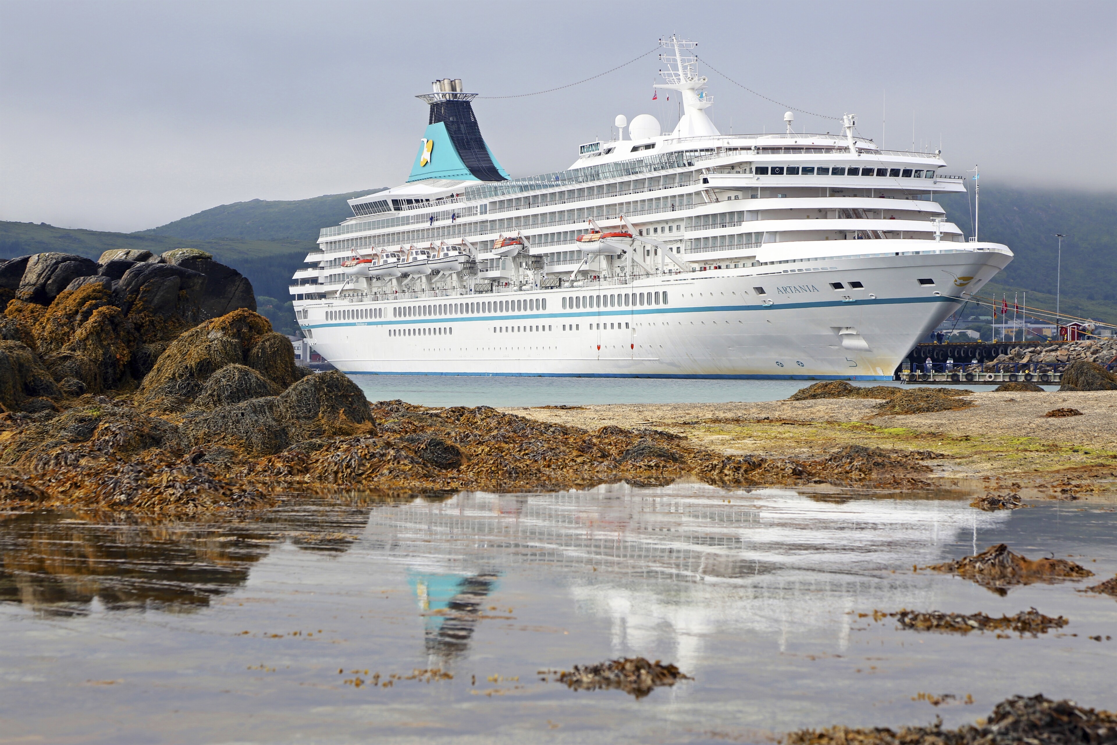 MS Artania in Leknes