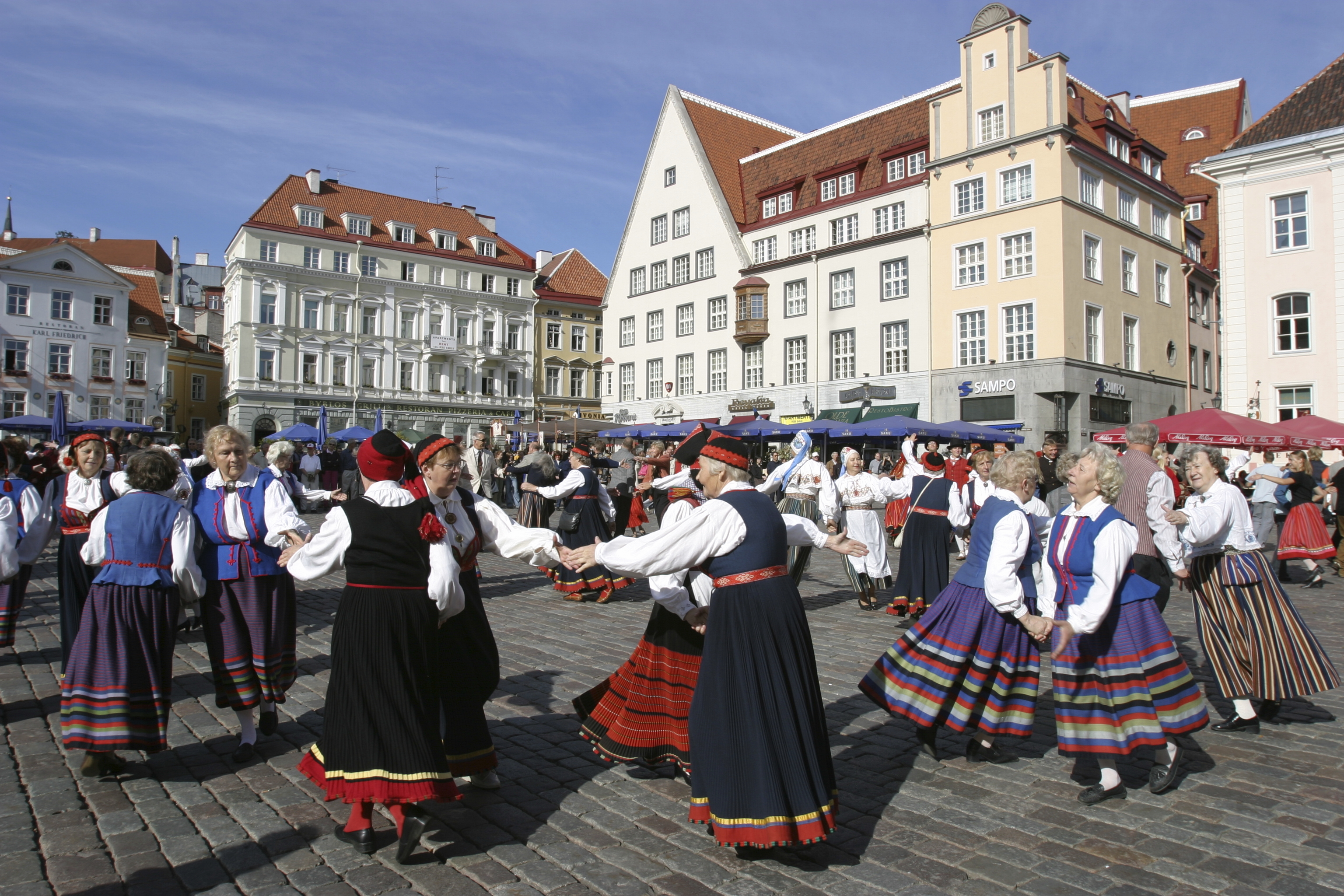 phx krainz estland tallinn menschen tanz tracht img 3238jpg 3673066