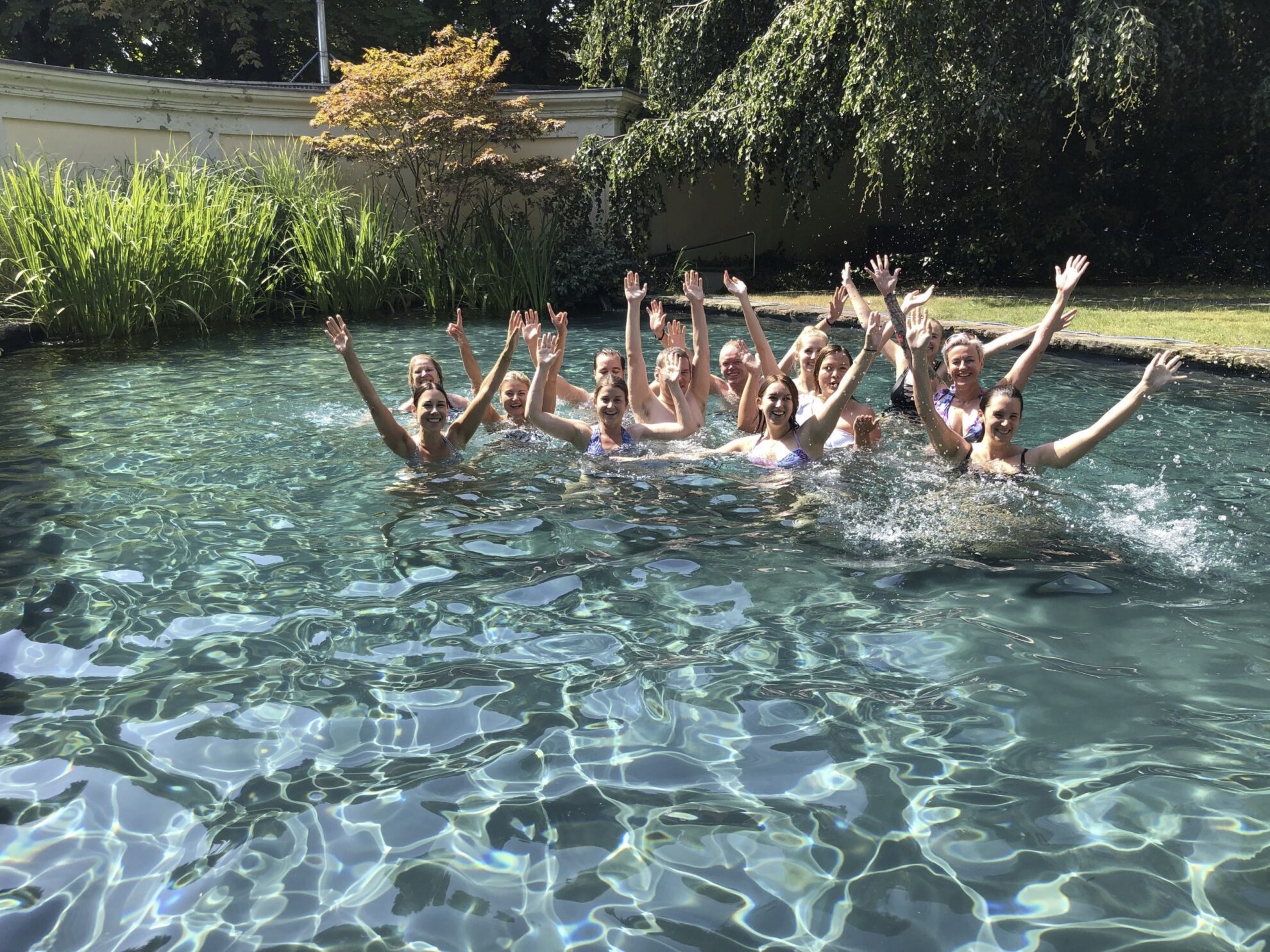 phx phoenix mitarbeiter pool hitzejpg 3685625