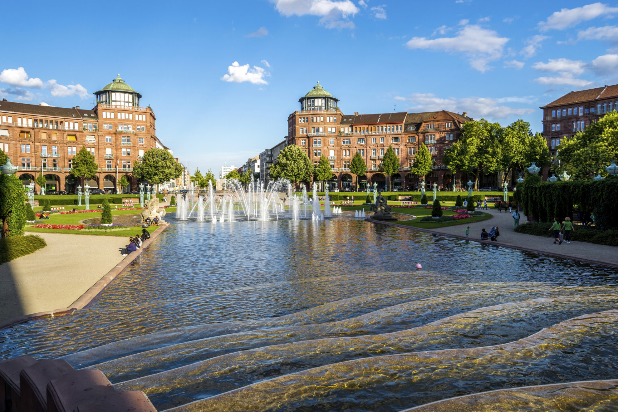 Springbrunnen am Wasserturm in Mannheim, Deutschland