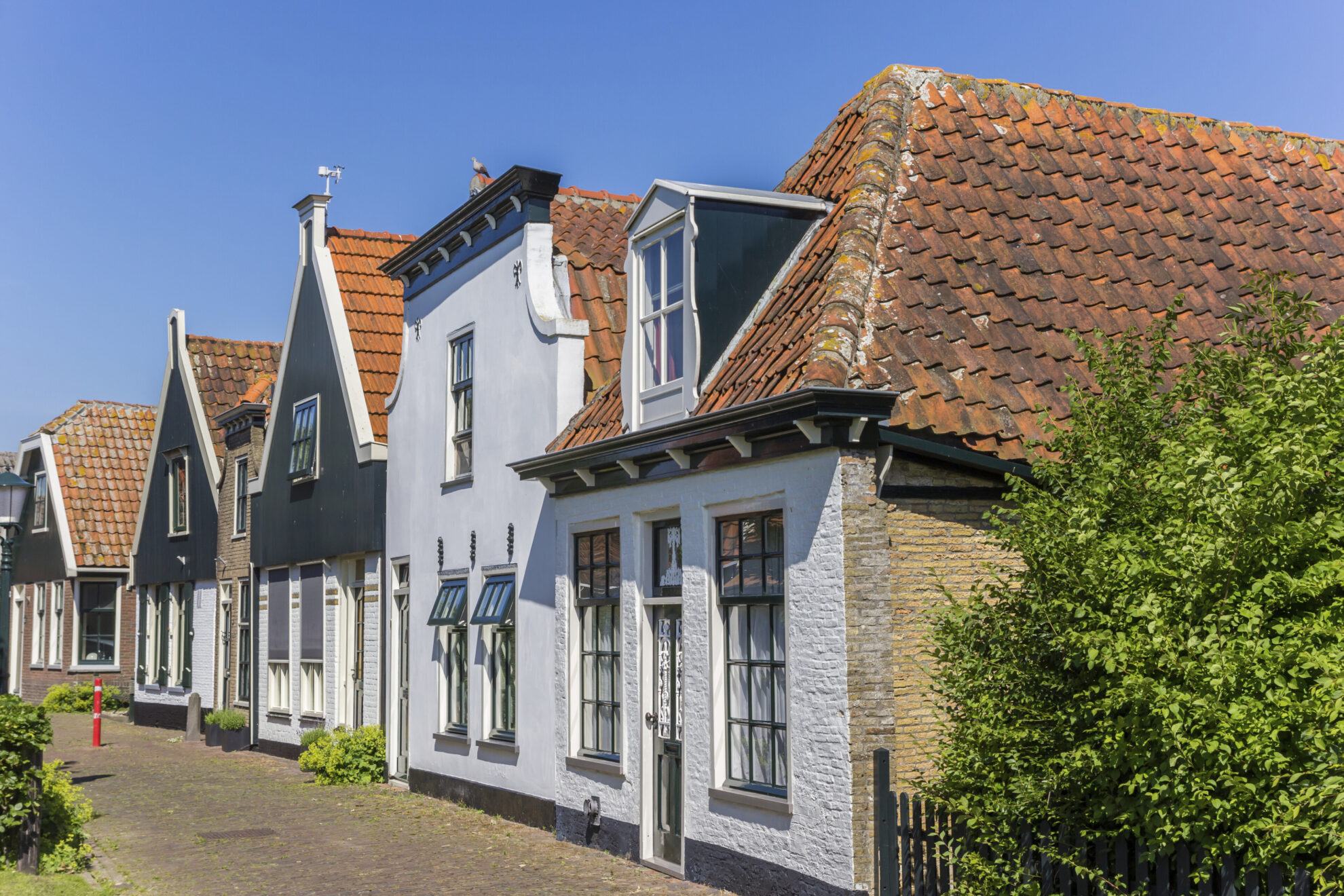 shutterstock 1114251110 niederlande texel oudeschild haeuserjpg 3729850