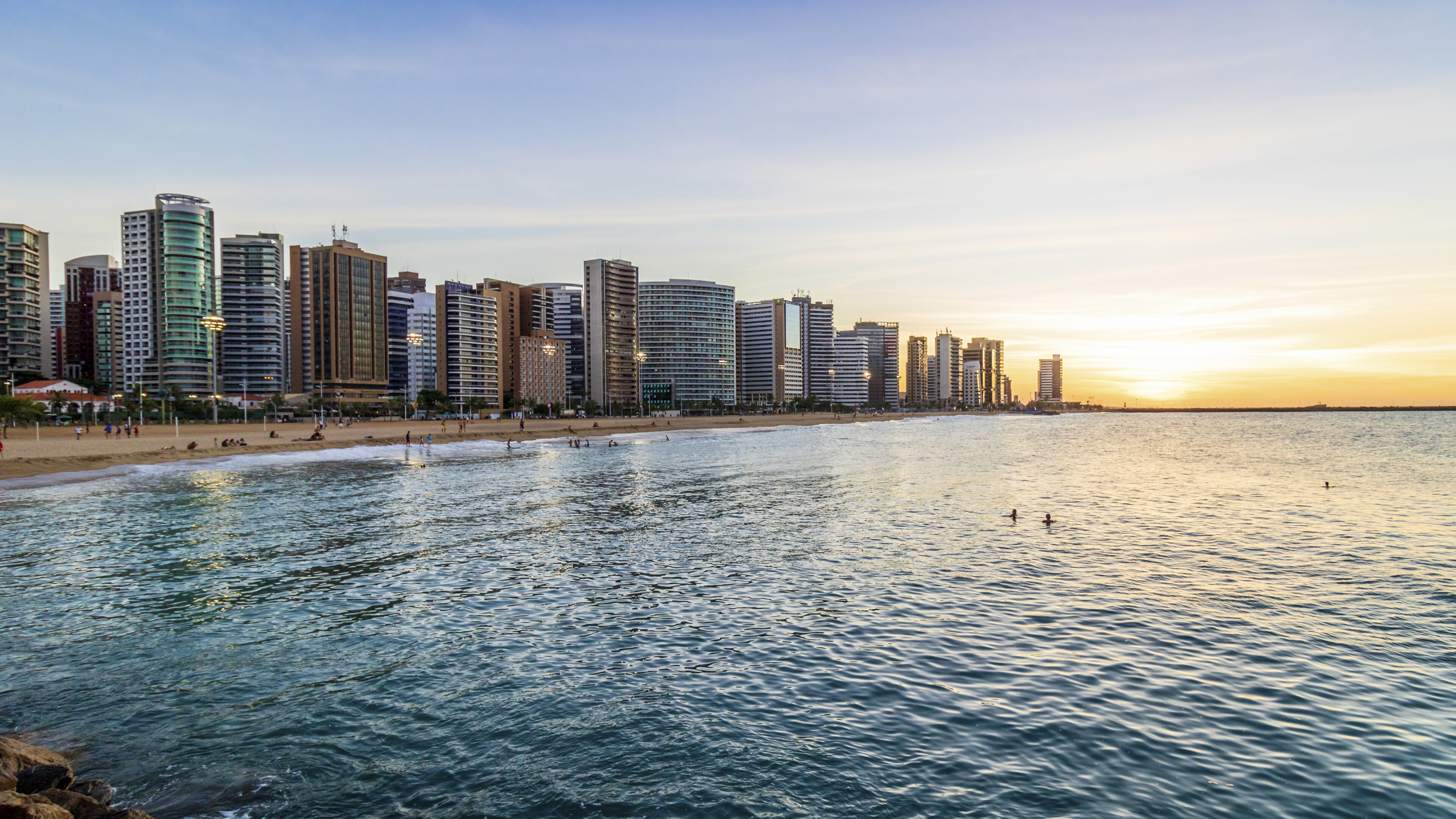 Skyline der Kueste von Fortaleza, Brasilien