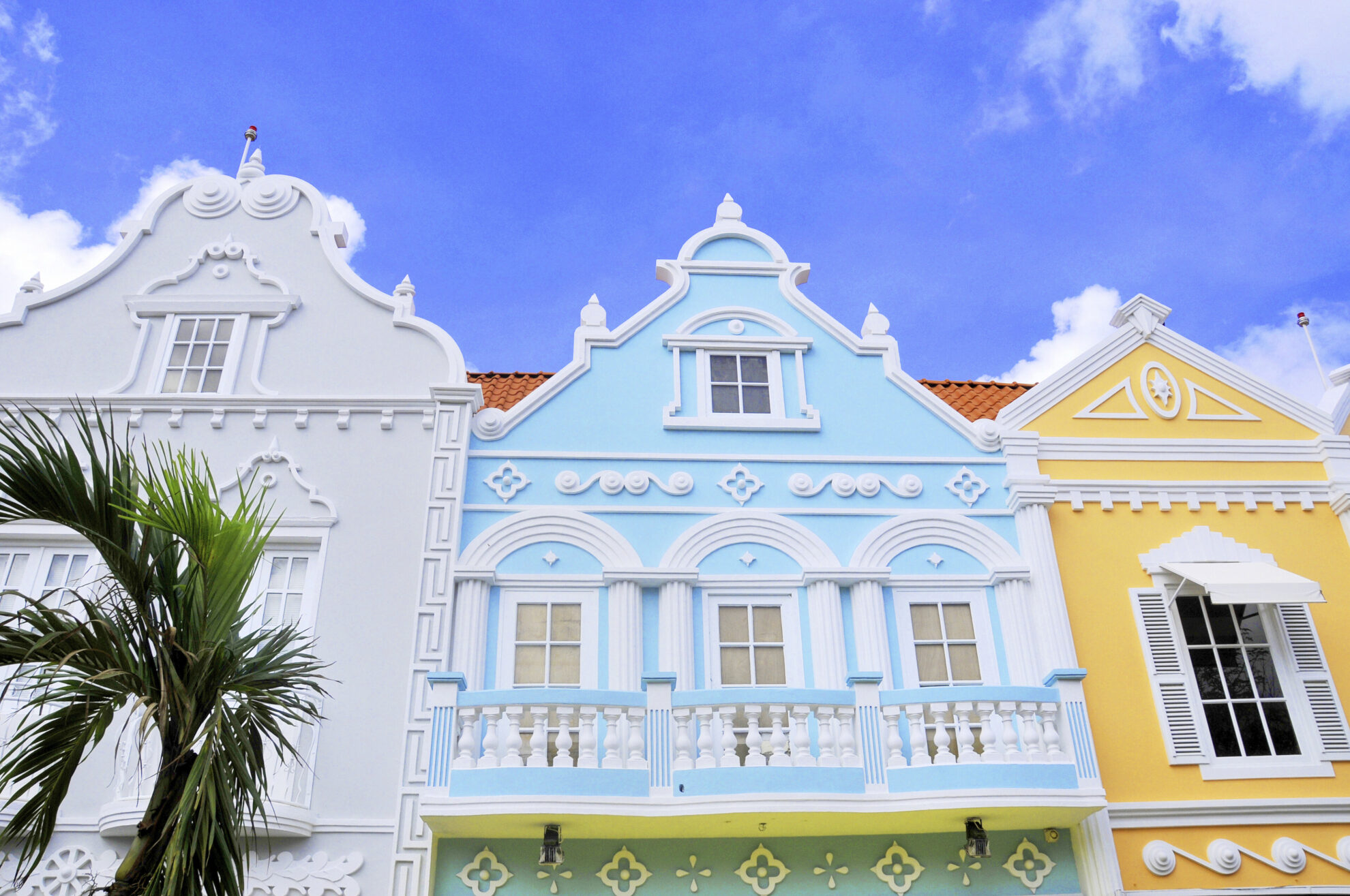 Bunte Häuser auf Aruba in der Karibik