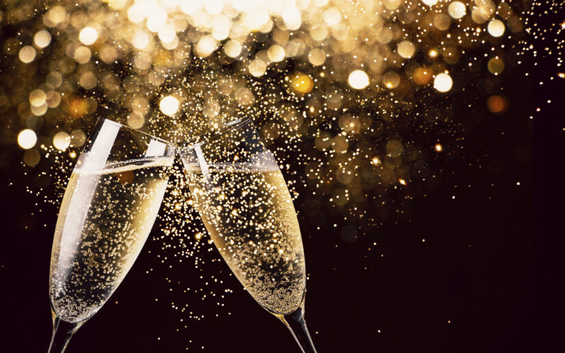 shutterstock 1520970431 image lebensmittel getraenke sekt glaeser anstossenjpg 3712311