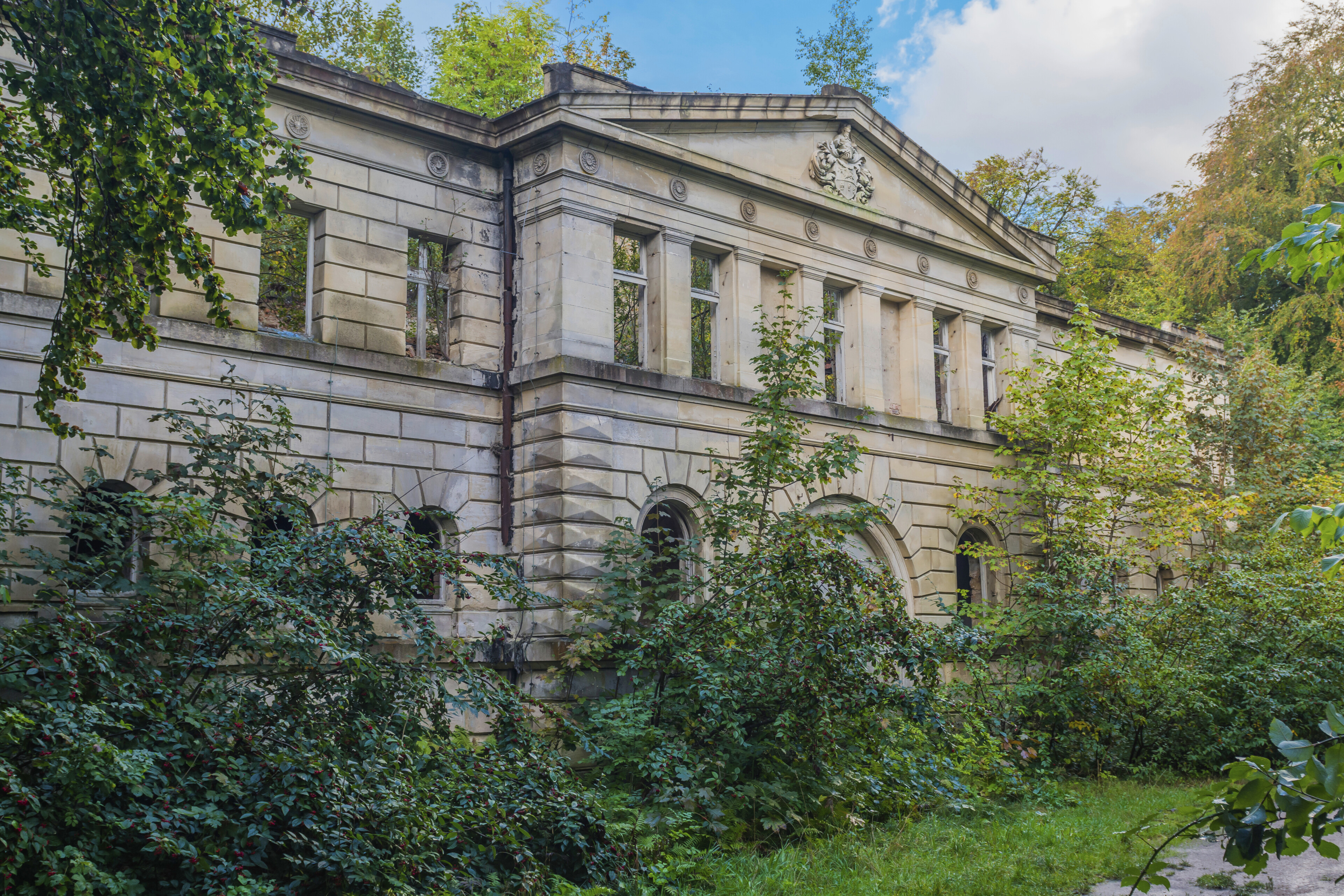 shutterstock 1525595642 deutschland sassnitz schloss dwasiedenjpg 3695340