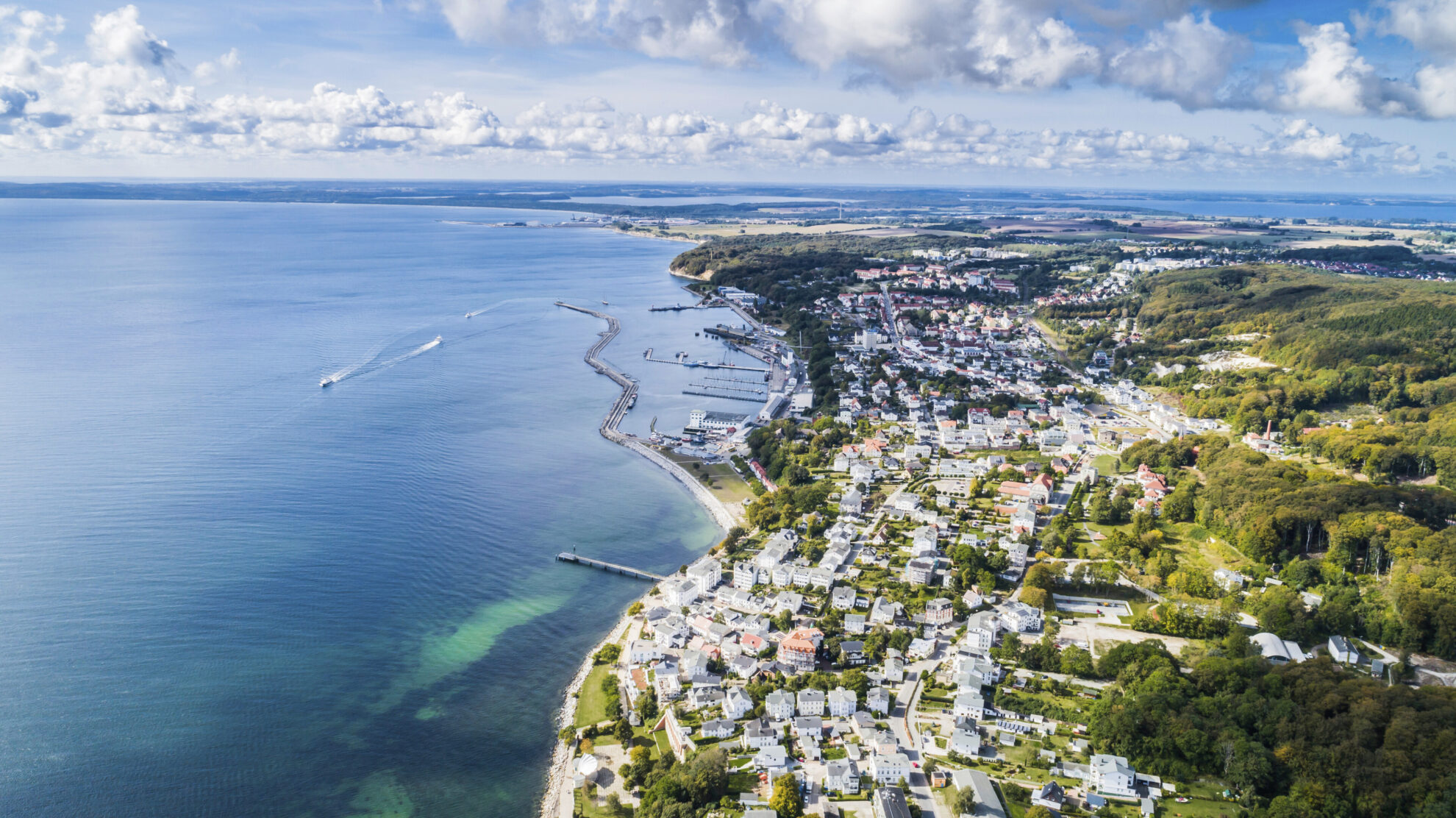 shutterstock 1525600487 deutschland sassnitz jasmund nationalpark kueste luftansichtjpg 3695341