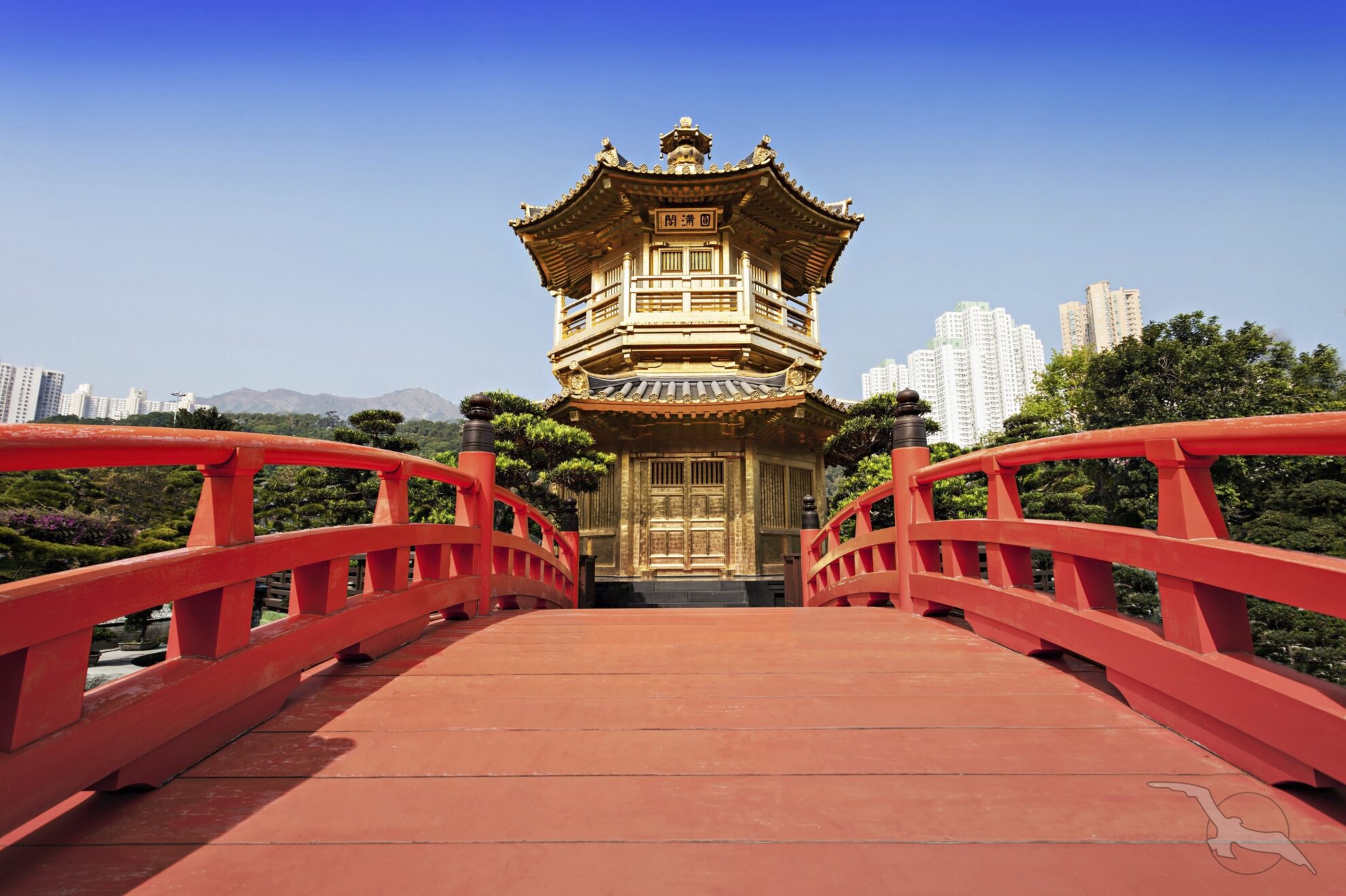 shutterstock 153351698 china hongkong nanliangarden bruecke turmjpg 3663312
