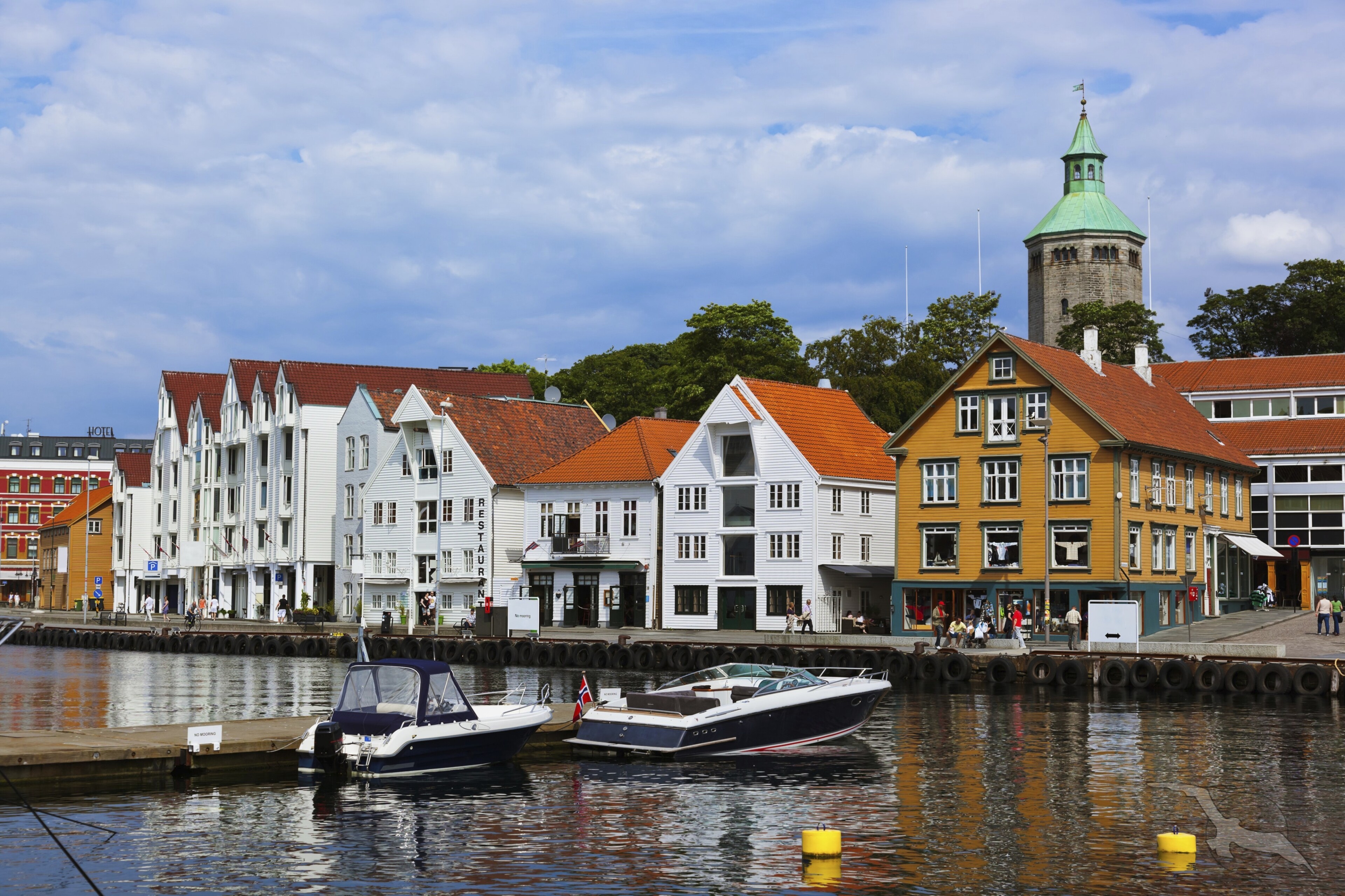 shutterstock 156955226 norwegen stavanger hauser kuestejpg 3663557