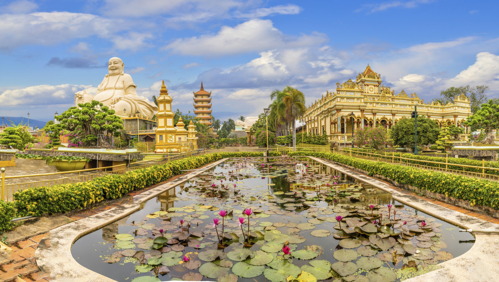 shutterstock 1620501589 vietnam my tho vinh tran pagodejpg 3745515