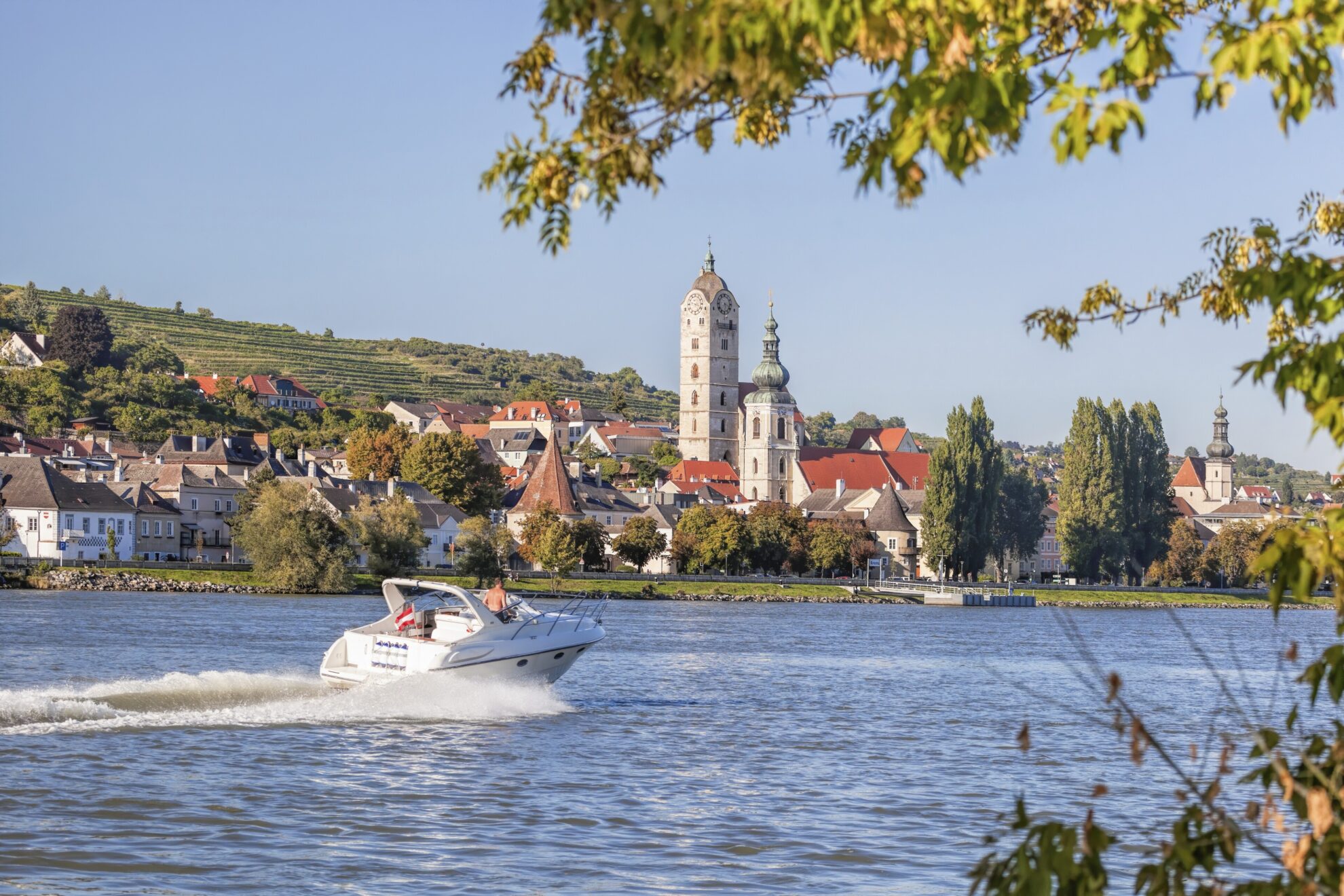 shutterstock 2042002235 oesterreich krems donau schnellboot panoramajpg 3752965