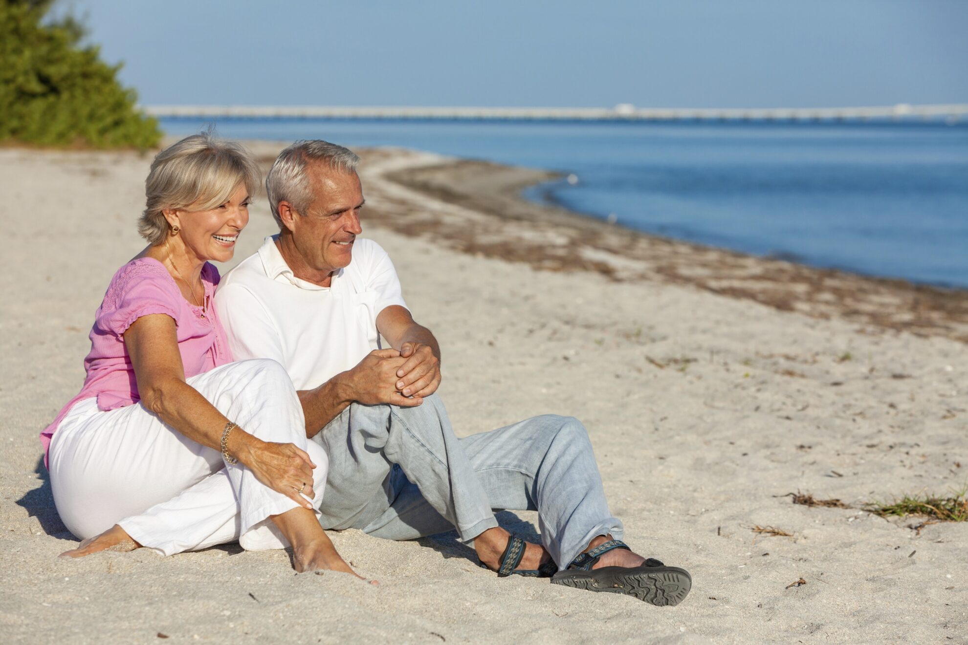 shutterstock 2067950156 niederlande menschen paar strand meerjpg 3707564