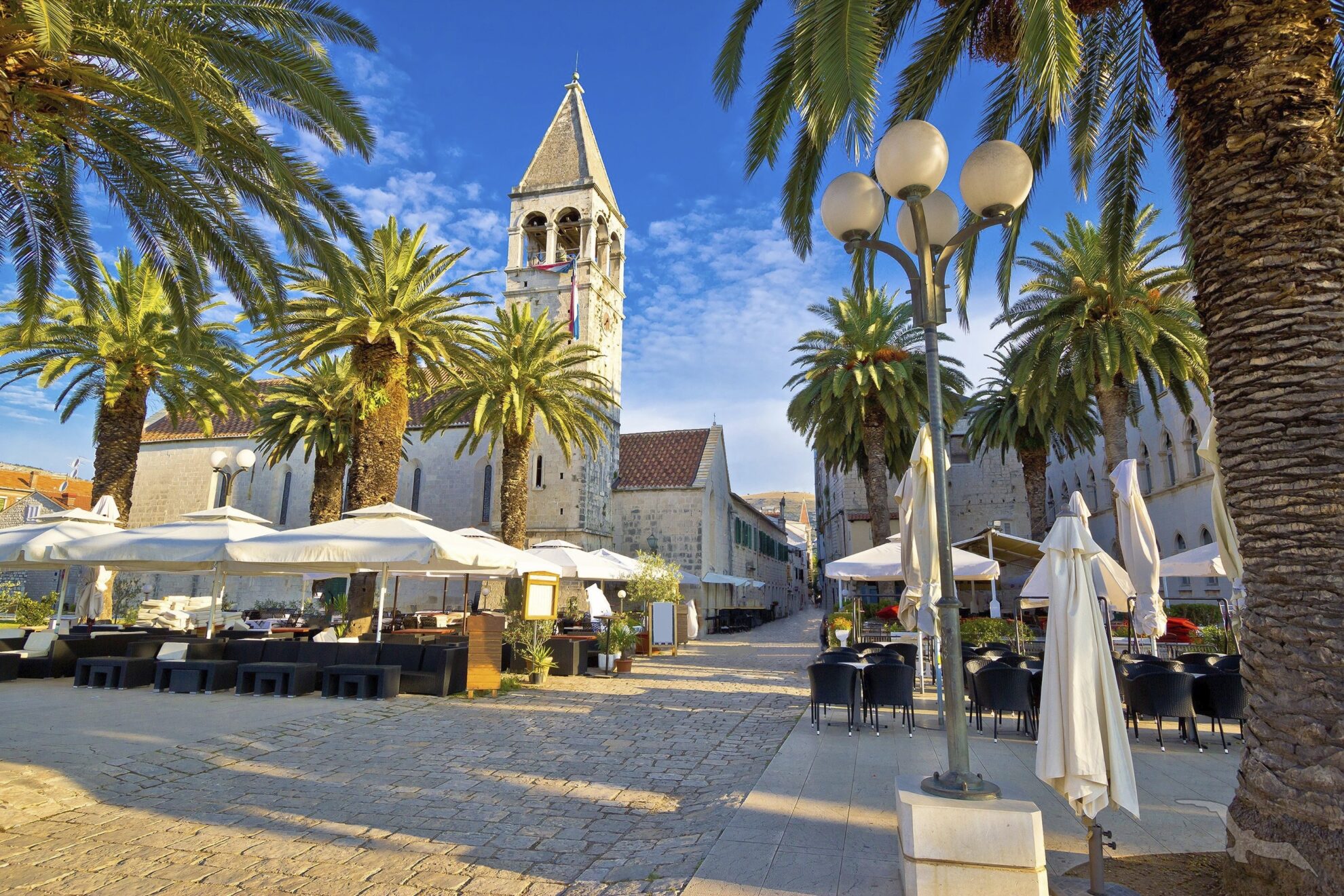 shutterstock 220169806 kroatien trogir palmenpromenadejpg 3675173