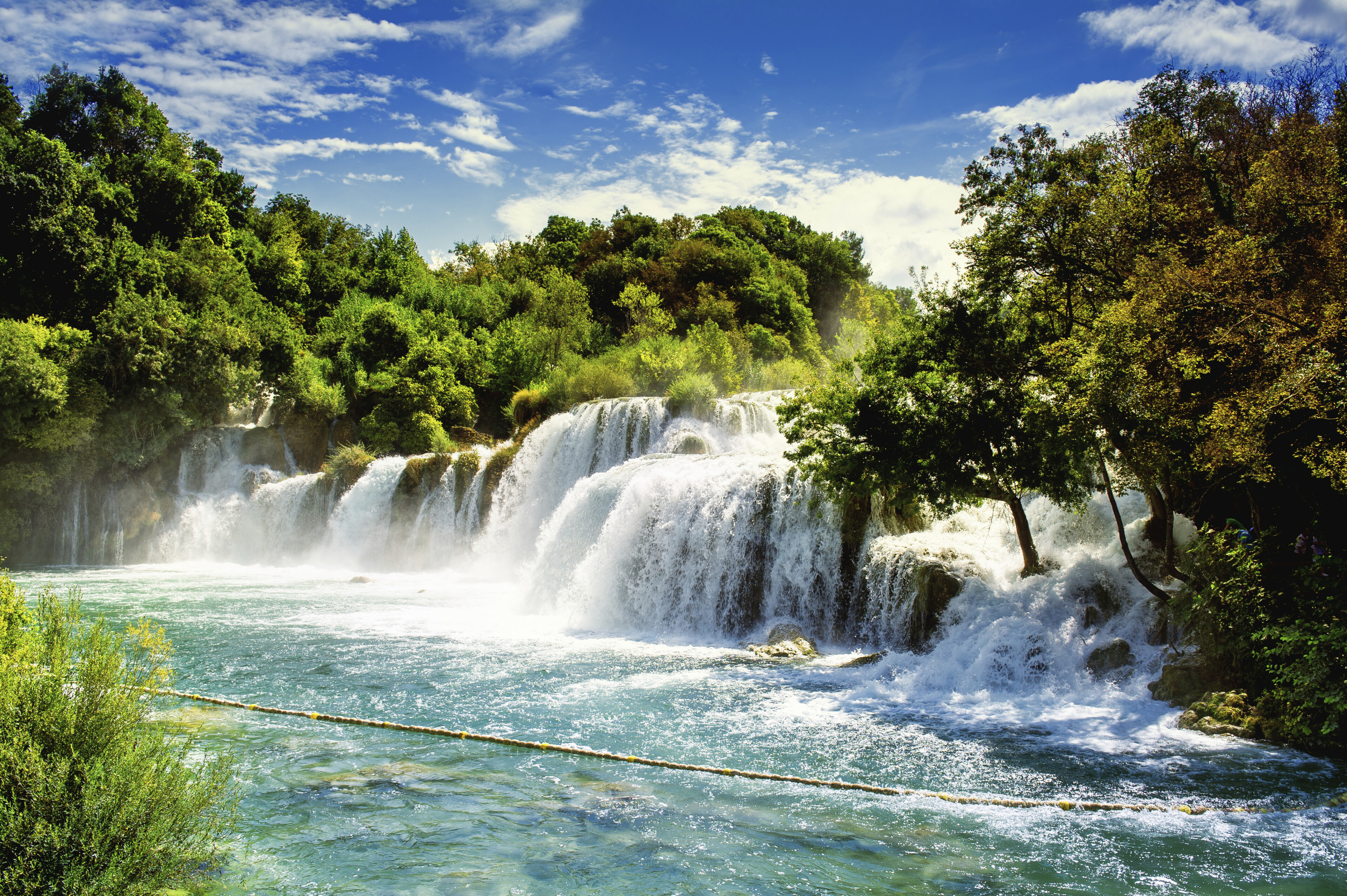 shutterstock 222549340 kroatien dalmatia naehe split krka nationalpark wasserfalljpg 3668850