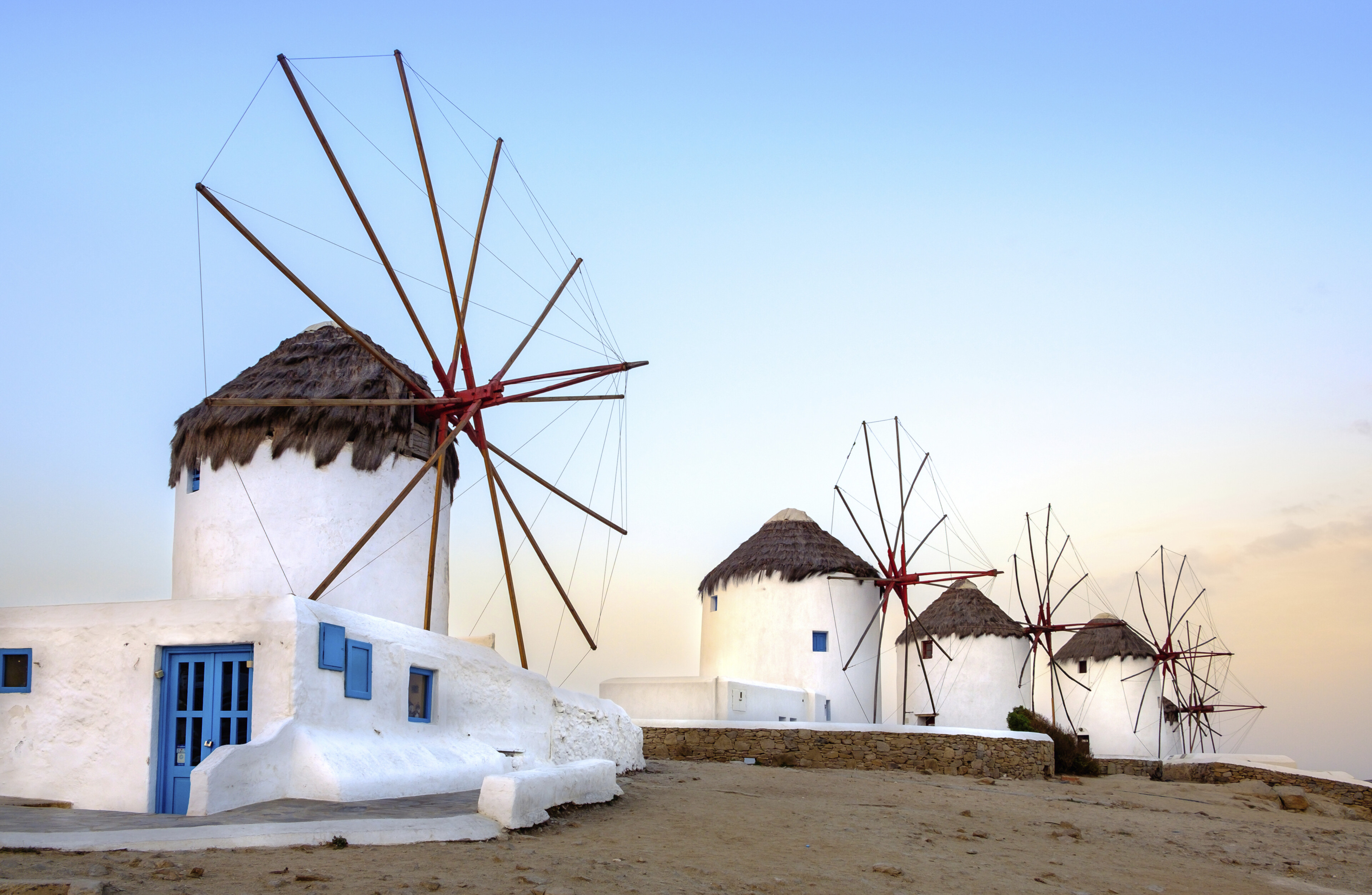 shutterstock 381742897griechenland mykonos traditionelle windmuehlenjpg 3656950