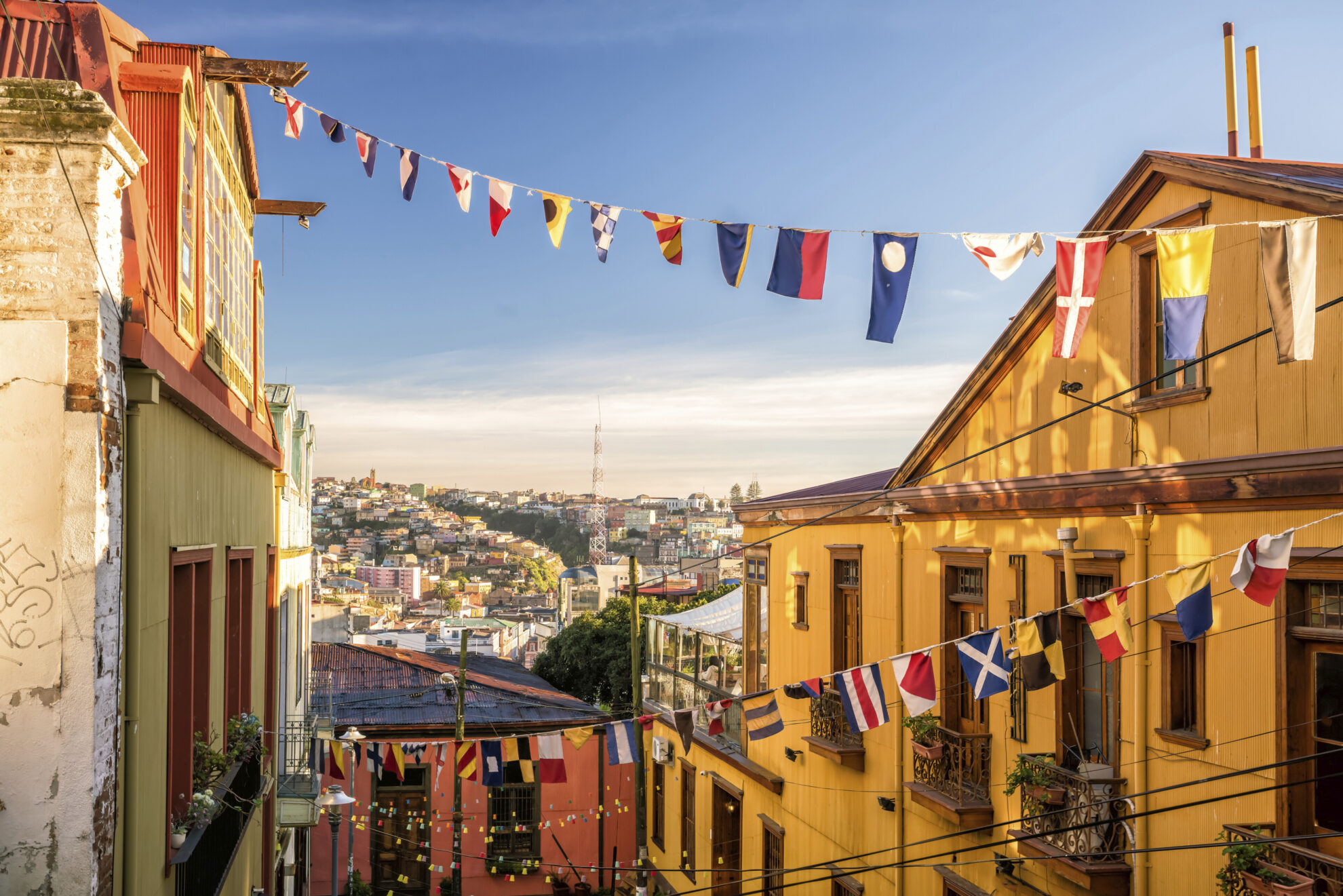 Gasse in Valparaiso, Chile