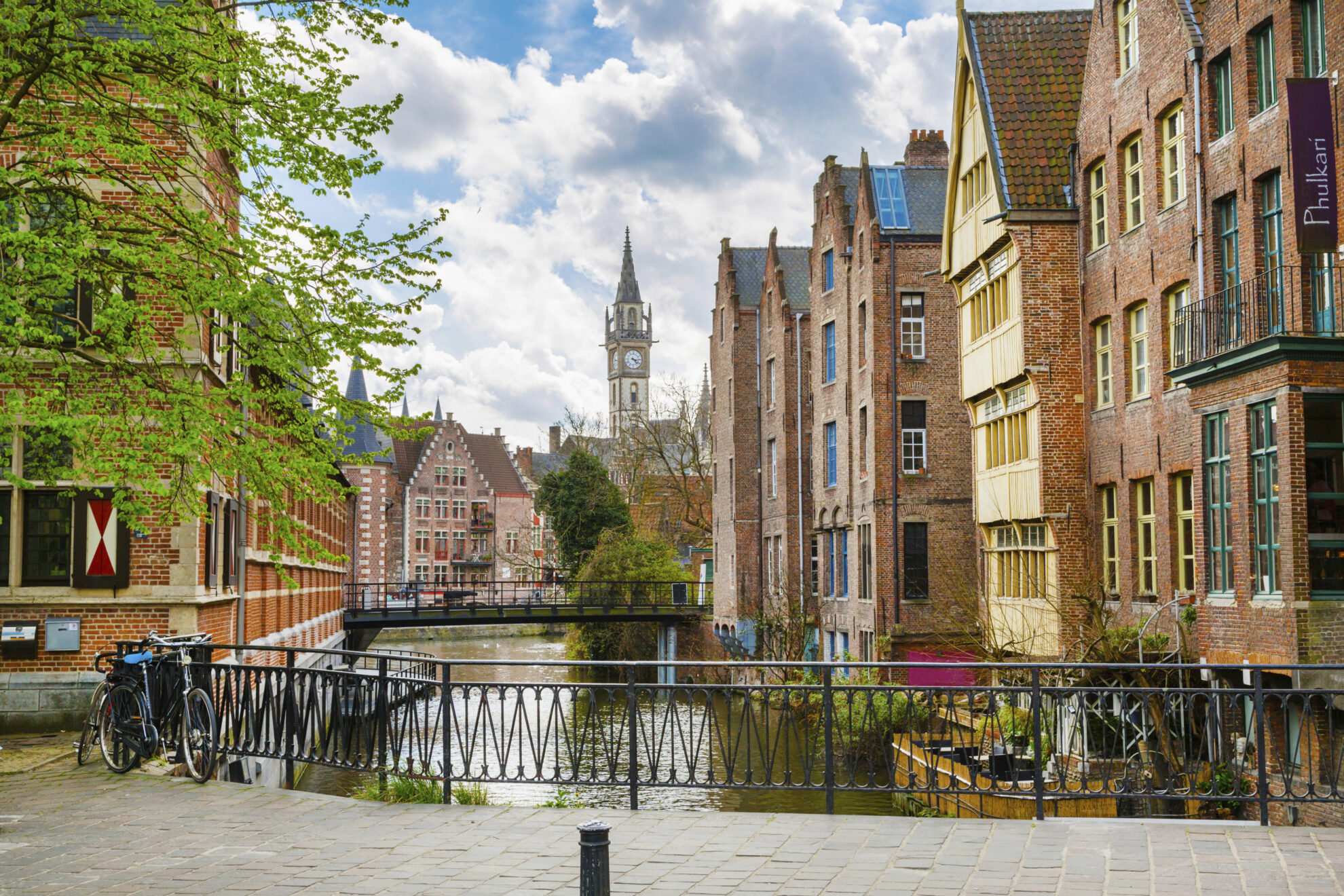shutterstock 434778388 belgien gent kanal turmjpg 3671680
