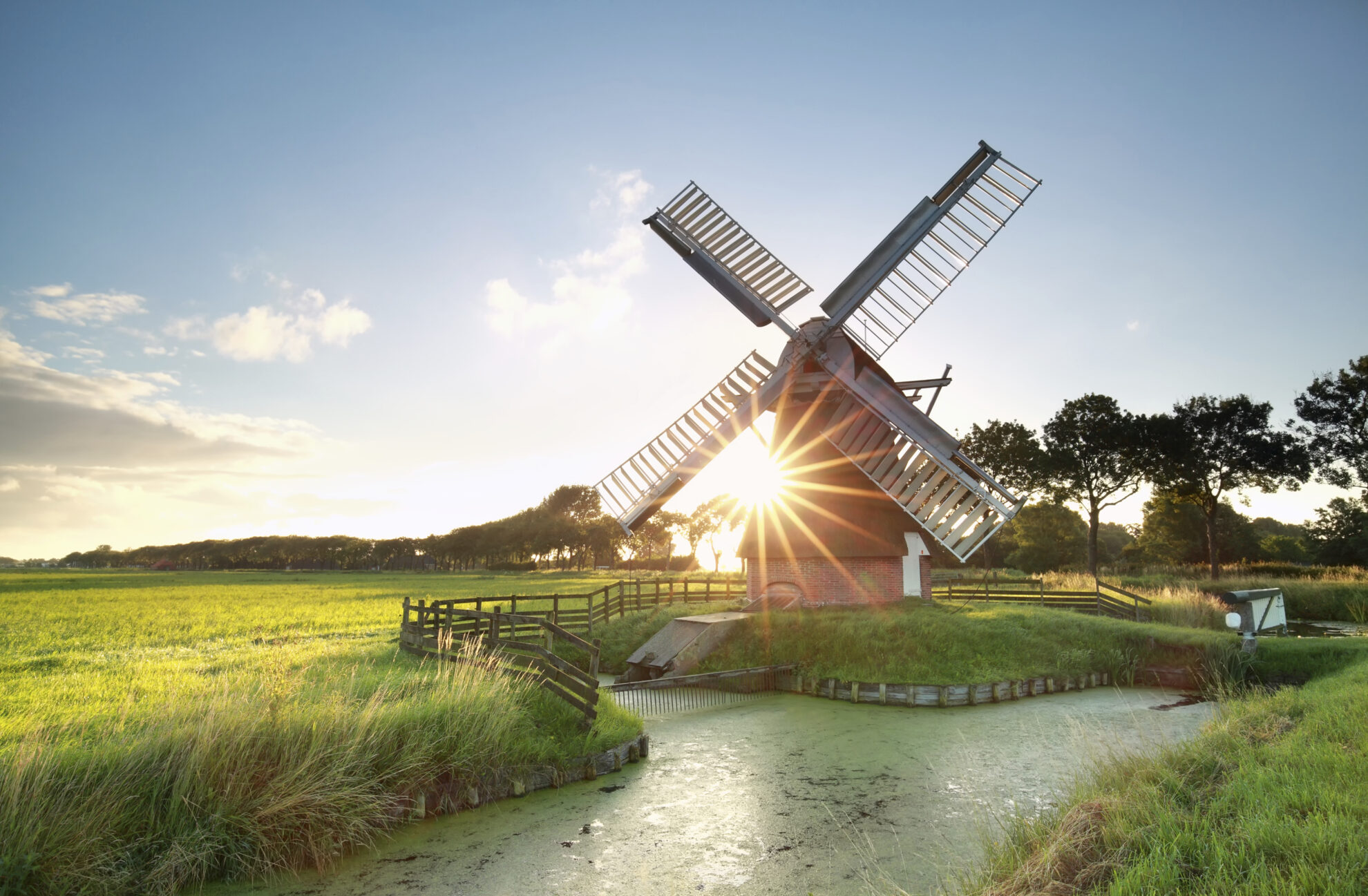 shutterstock 448675831 niederlande groningen windmuehlejpg 3691130