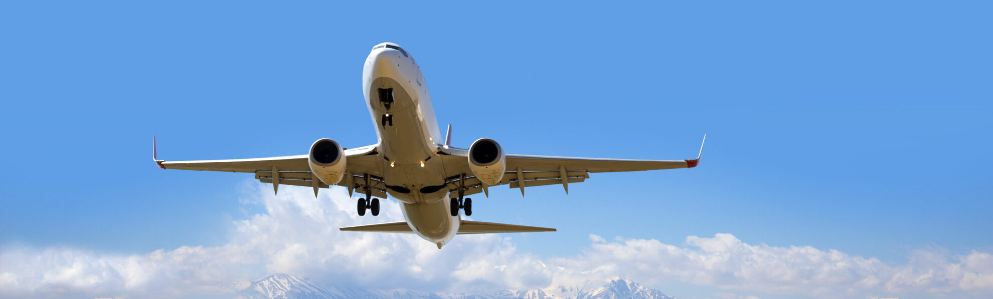 shutterstock 451370524 flugzeug aussen symbolbild startbahn flughafenjpg 3672830 HoXsqI e1770203746914