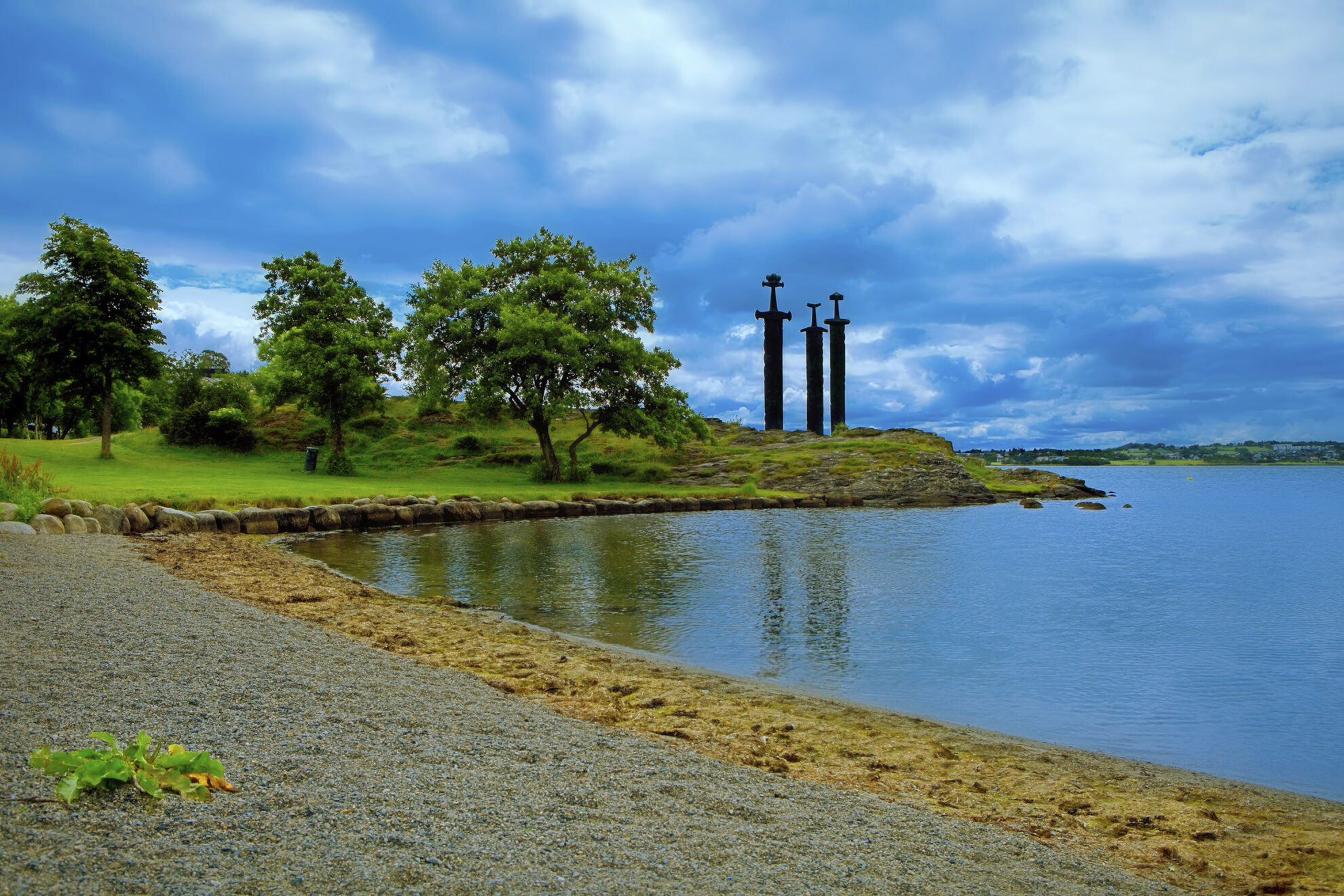 shutterstock 472561339 stavanger hafrsjford drei schwerter monumentjpg 3658214
