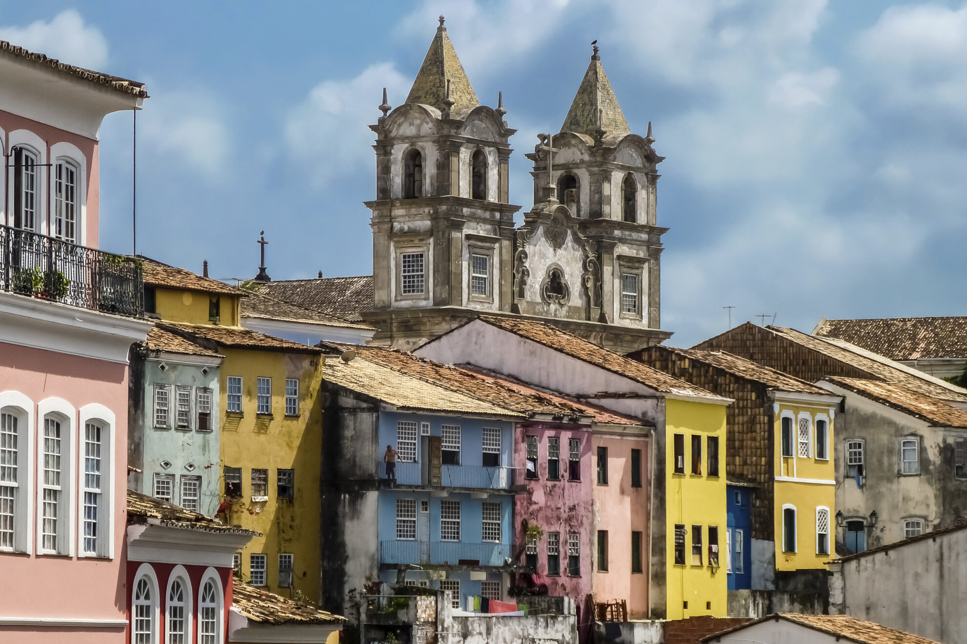 shutterstock 565363405 brasilien salvador da bahia pelourinho haeuser kirchejpg 3660061