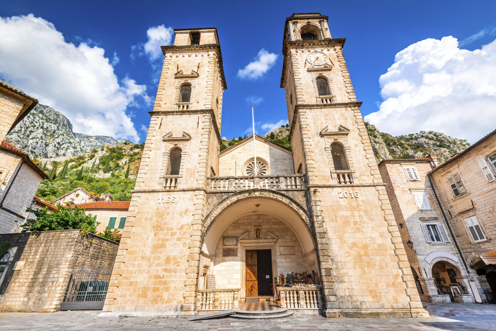 shutterstock 566930035 montenegro kotor kathedrale st tryphonjpg 3630378