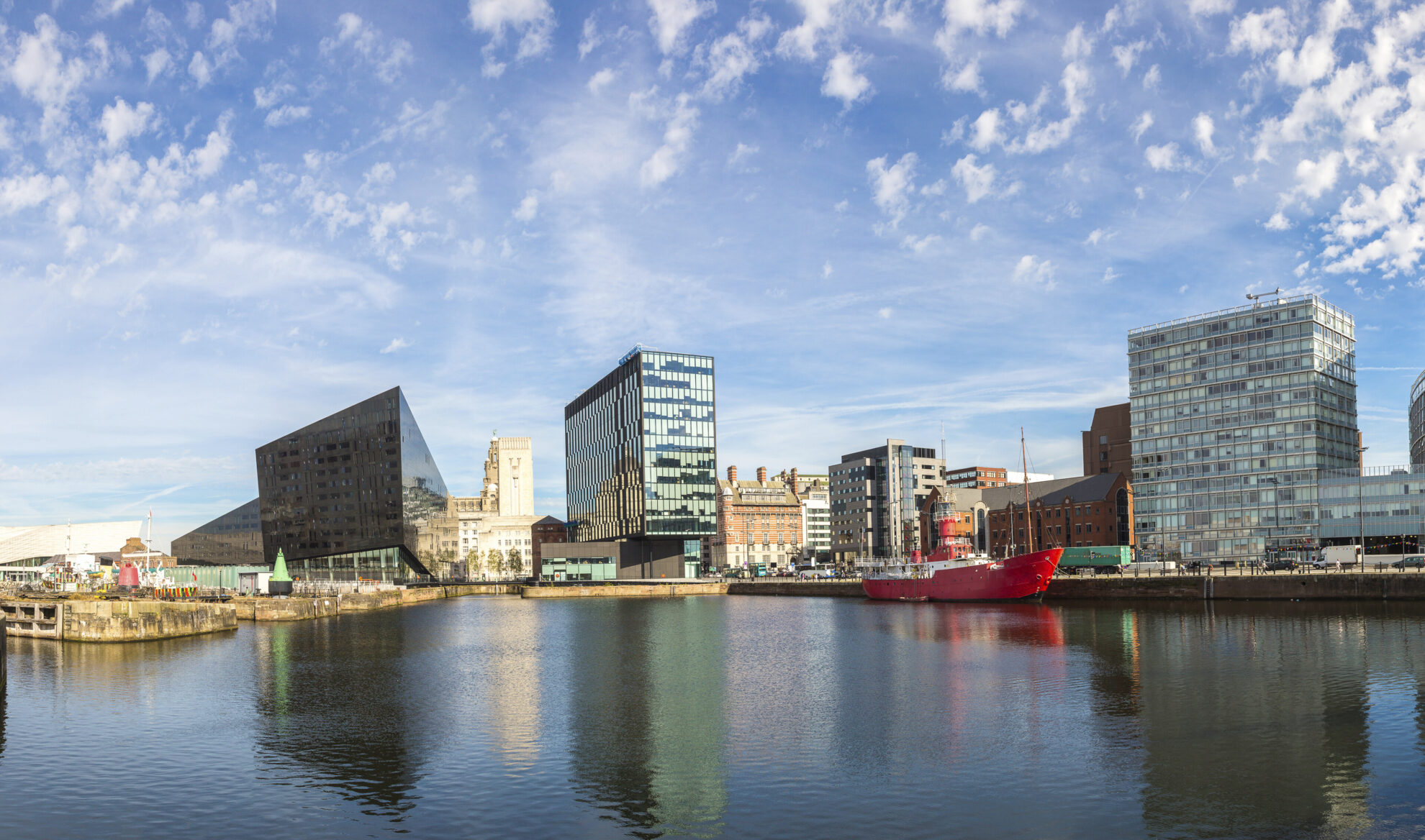 Die 'Drei Grazien' im Hafen von Liverpool, England