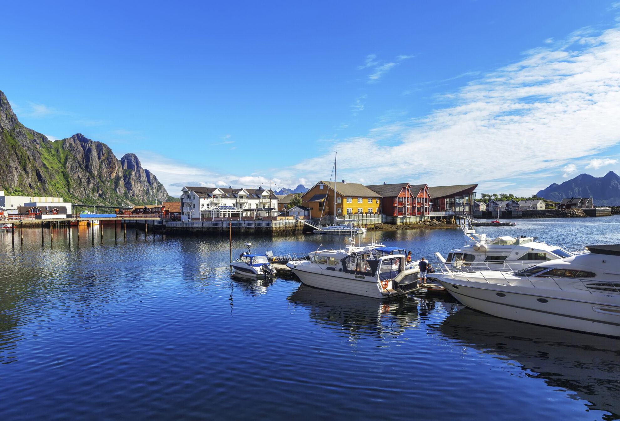 shutterstock 664765246 norwegen lofoten svolvaer hafenjpg 3668227
