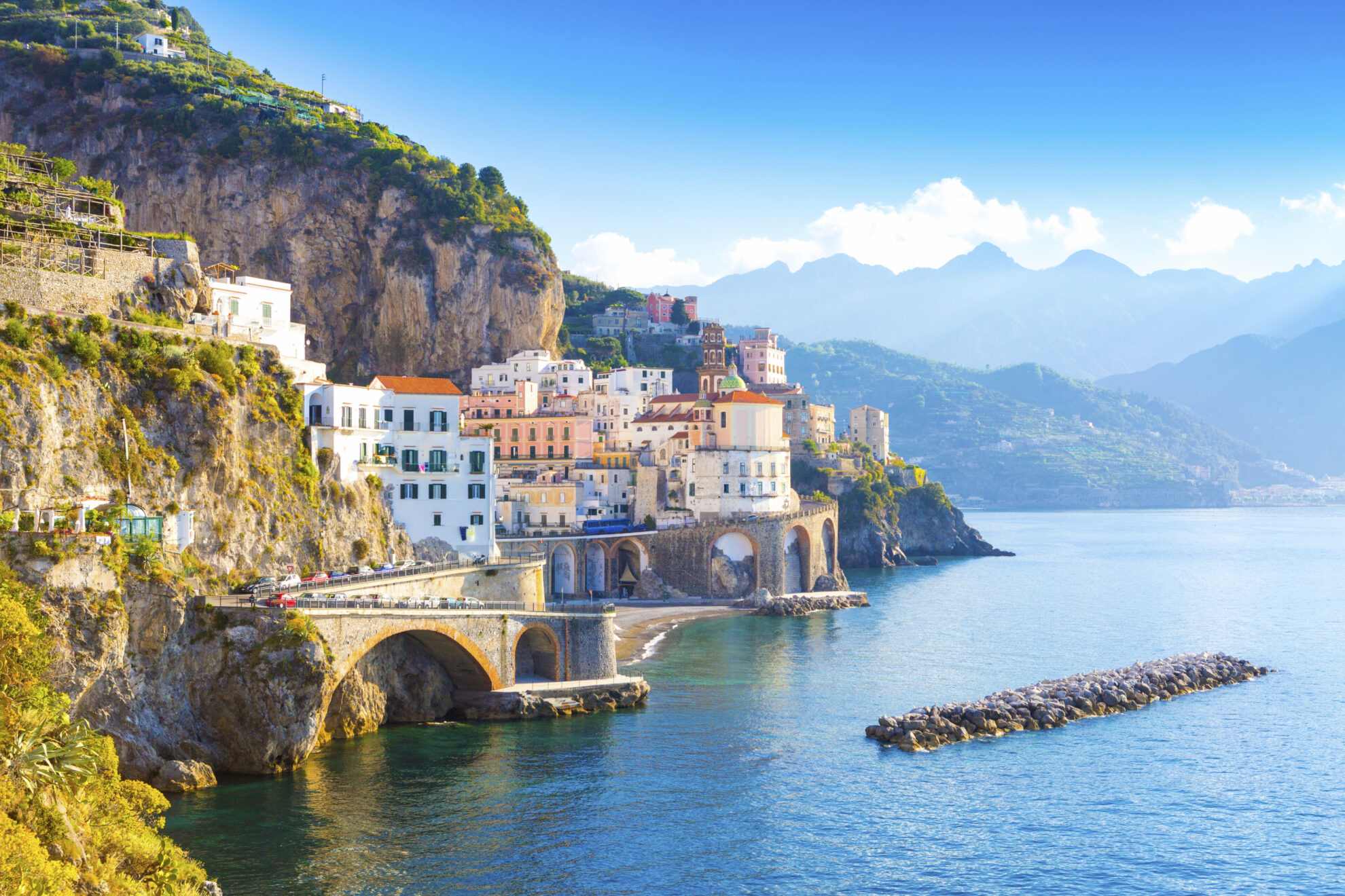 shutterstock 759048709 italien amalfi kueste landschaft stadt panoramajpg 3672687