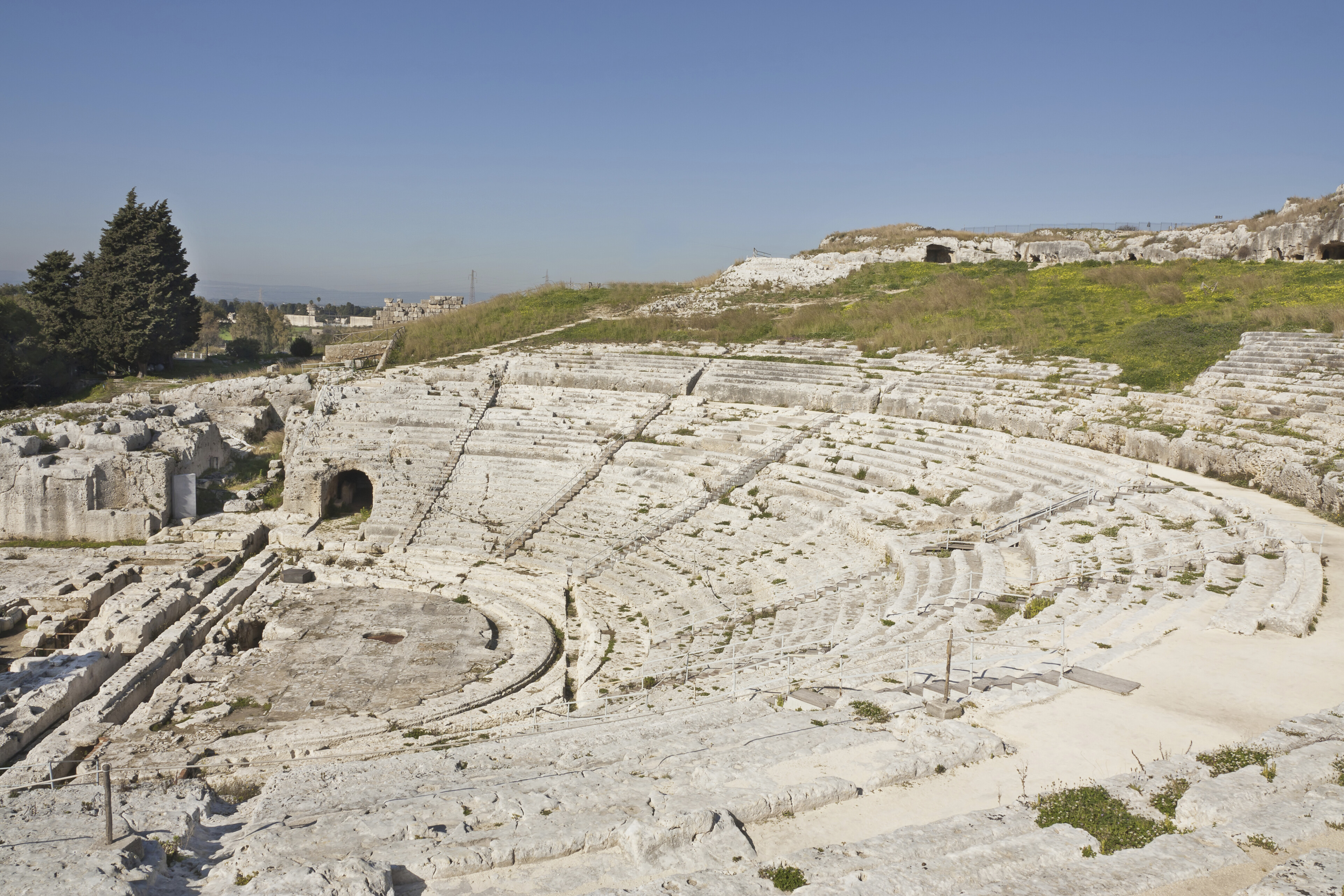 shutterstock 96814390 italien sizilien syrakus amphitheater kalksteinbruchjpg 3651643