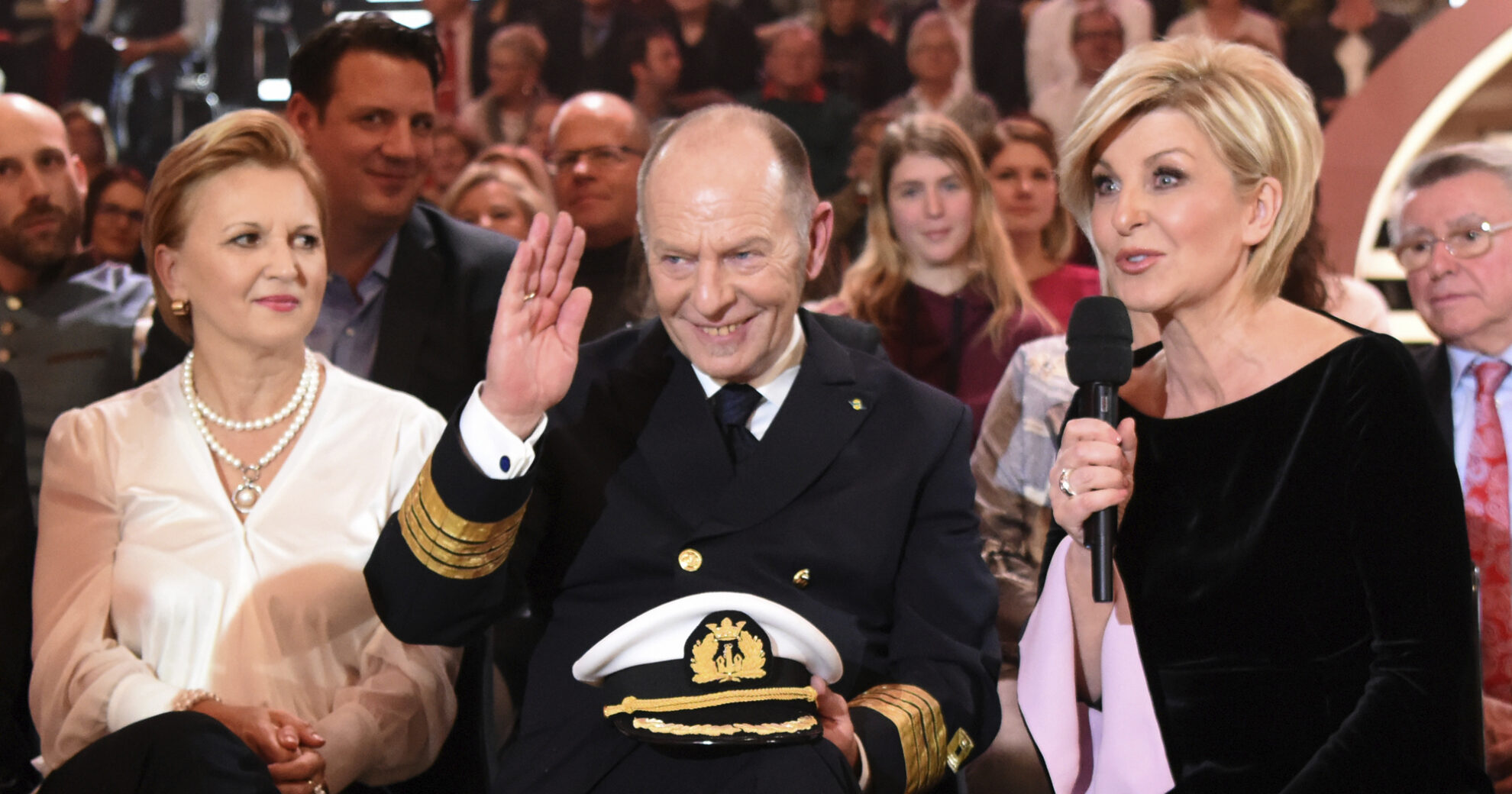 zdf saschabaumann spendengala carmen nebel 2017 2000jpg 3669569 Mxyrw4 e1770816144522